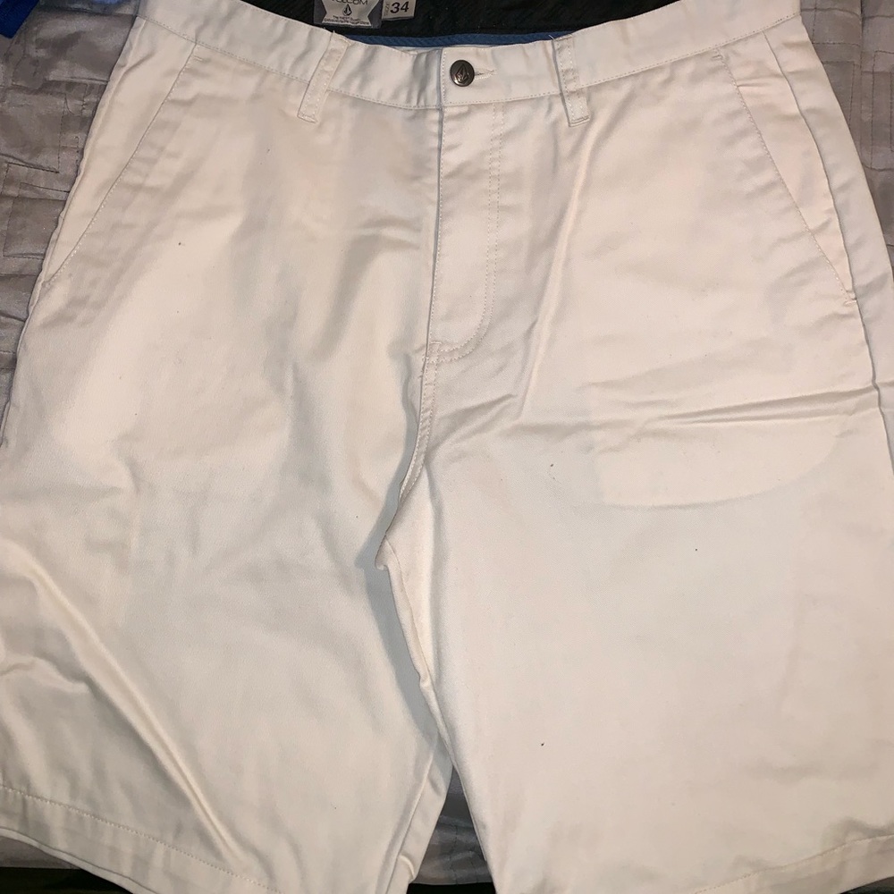 Volcom Size 34 shorts
